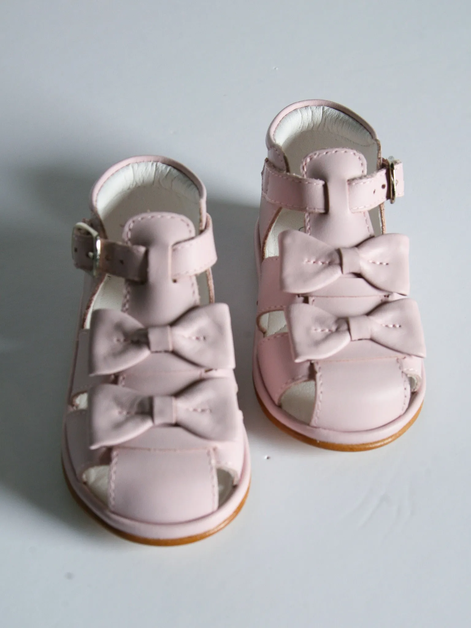 Borboleta 'Dina' Pink leather sandal