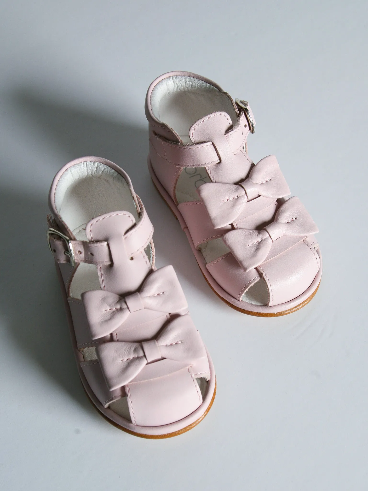 Borboleta 'Dina' Pink leather sandal